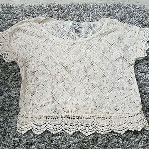 Creme lace cropped tshirt